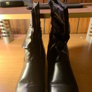 Comfortview Black Bootie, size 10.5W